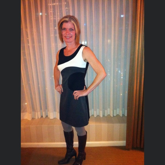 🦋3/$20 Colour Block Sleeveless Knit Dress - Picture 2 of 5